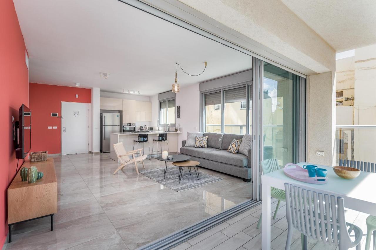 3 Bedrooms Apt Balcony & Parking Near Banana Beach Tel Aviv Exteriör bild