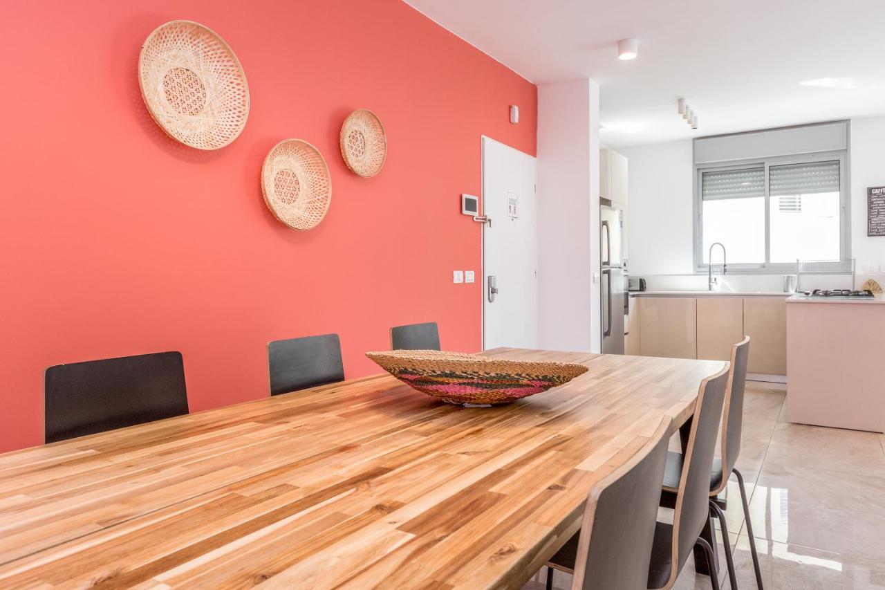 3 Bedrooms Apt Balcony & Parking Near Banana Beach Tel Aviv Exteriör bild
