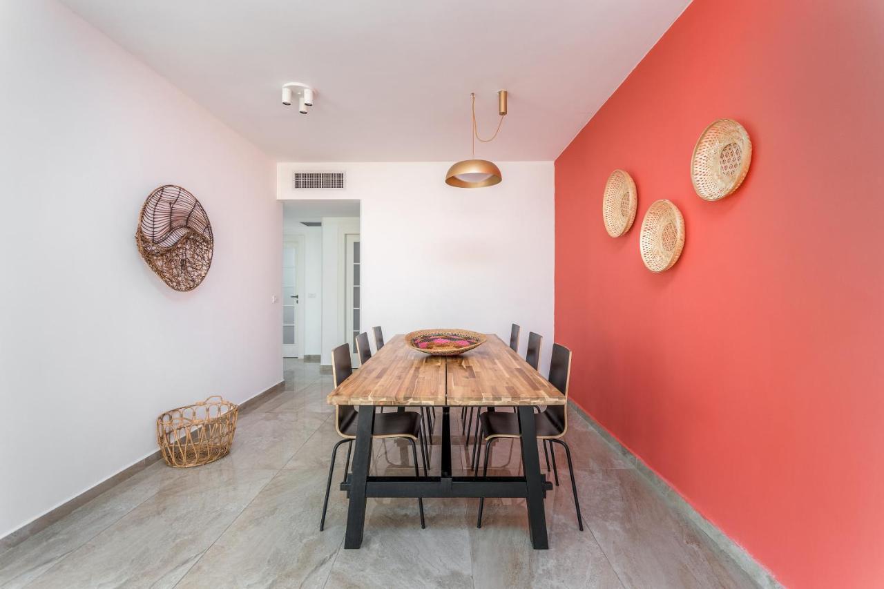 3 Bedrooms Apt Balcony & Parking Near Banana Beach Tel Aviv Exteriör bild